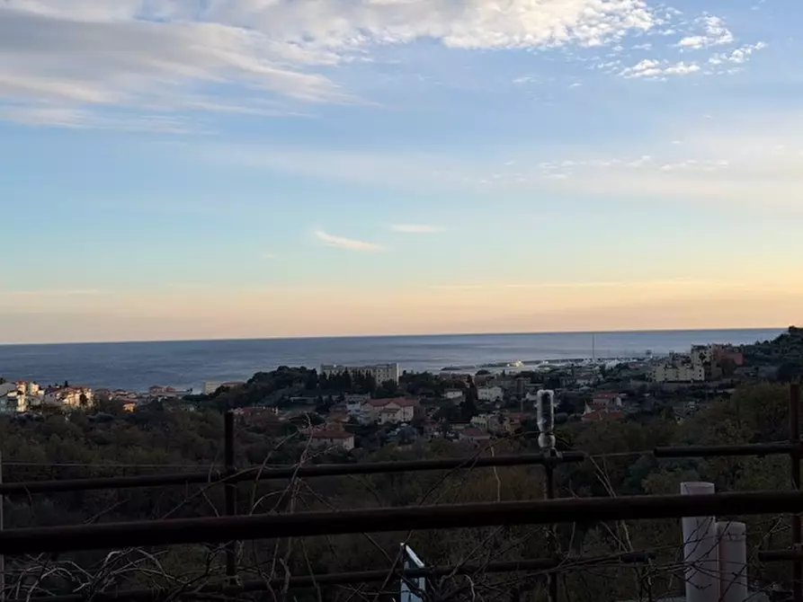 Immagine 16 di Villa in vendita  a Pietra Ligure