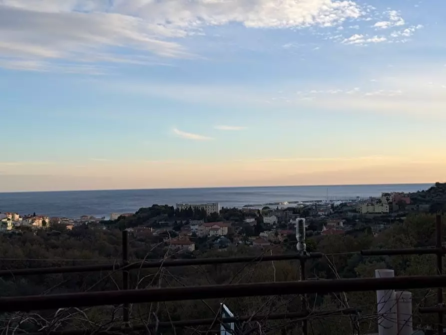 Immagine 17 di Villa in vendita  a Pietra Ligure