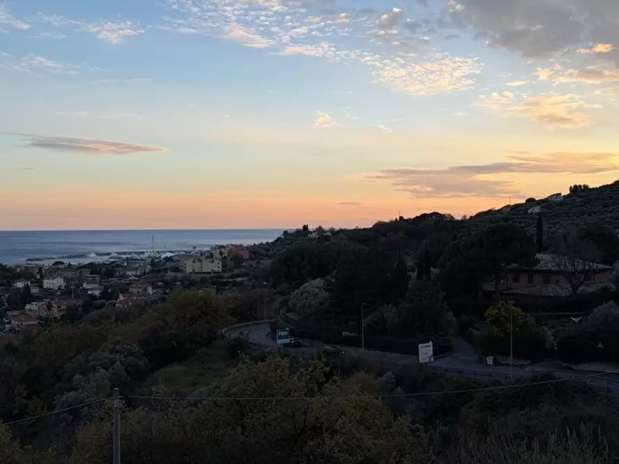 Immagine 20 di Villa in vendita  a Pietra Ligure
