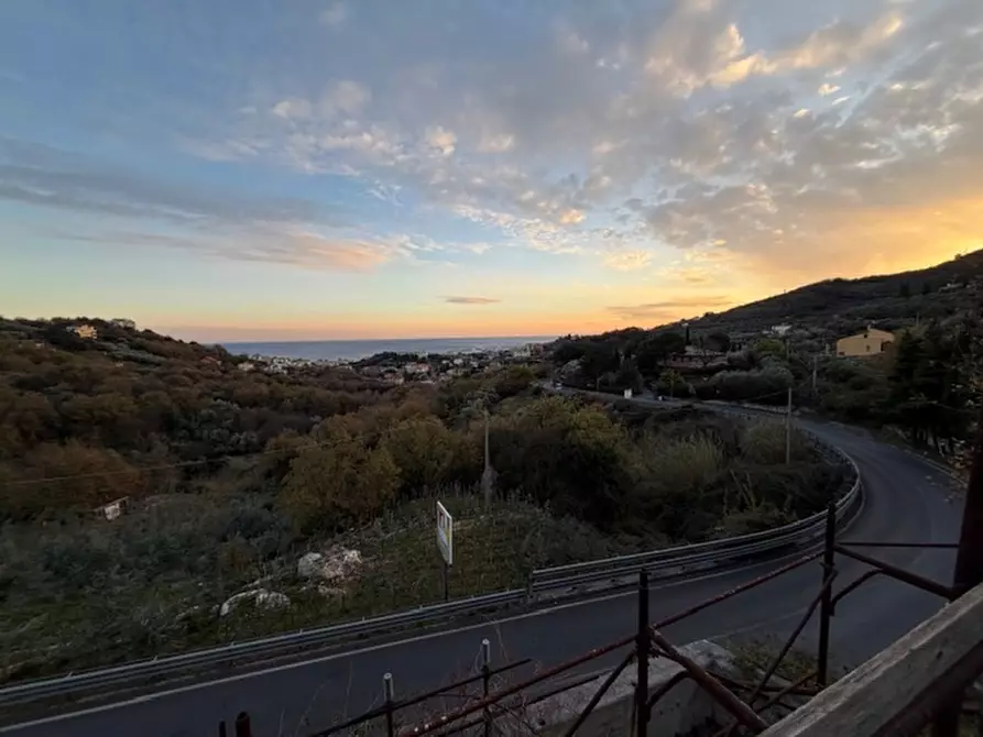 Immagine 22 di Villa in vendita  a Pietra Ligure