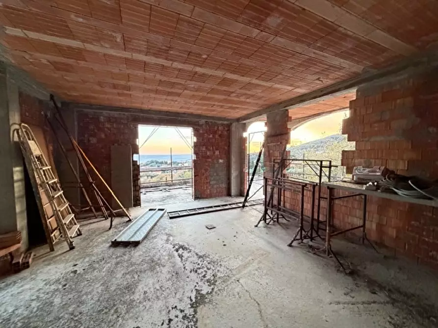 Immagine 26 di Villa in vendita  a Pietra Ligure
