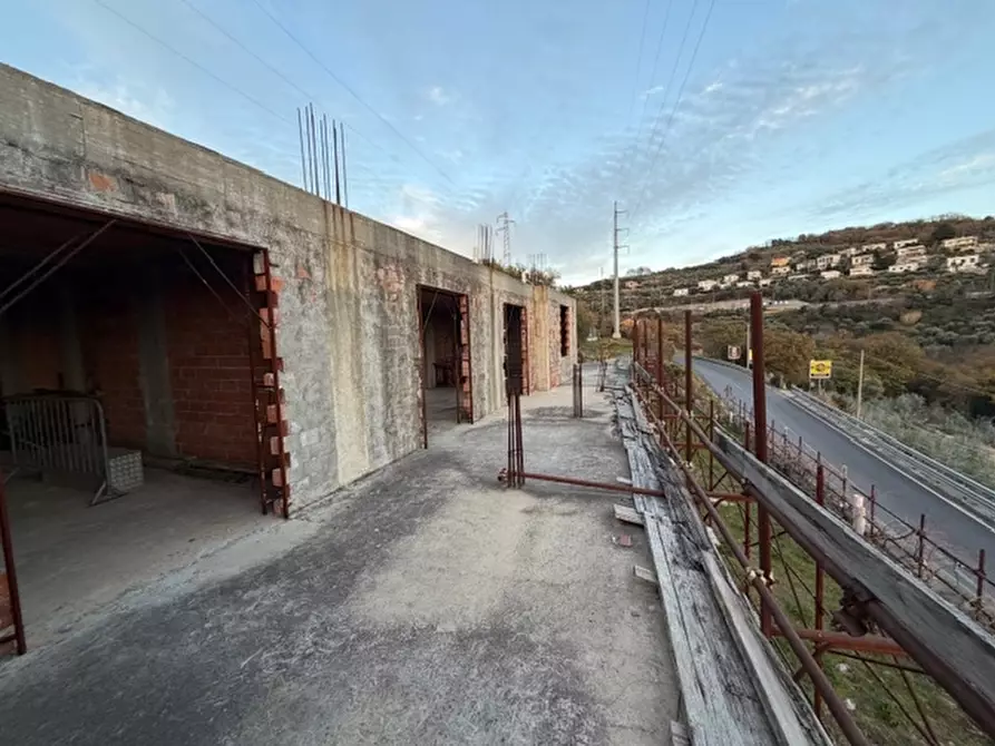 Immagine 27 di Villa in vendita  a Pietra Ligure