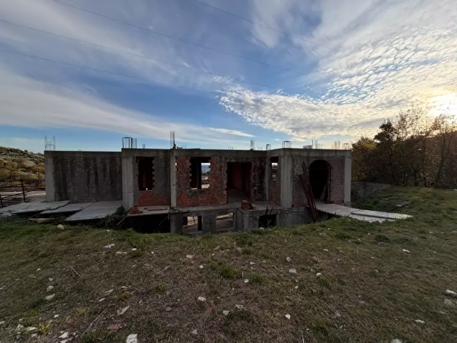 Immagine 7 di Villa in vendita  a Pietra Ligure