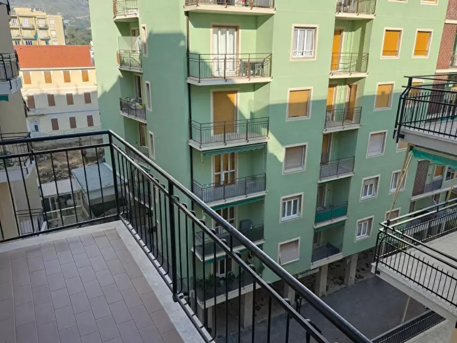 Immagine 17 di Appartamento in vendita  a Loano