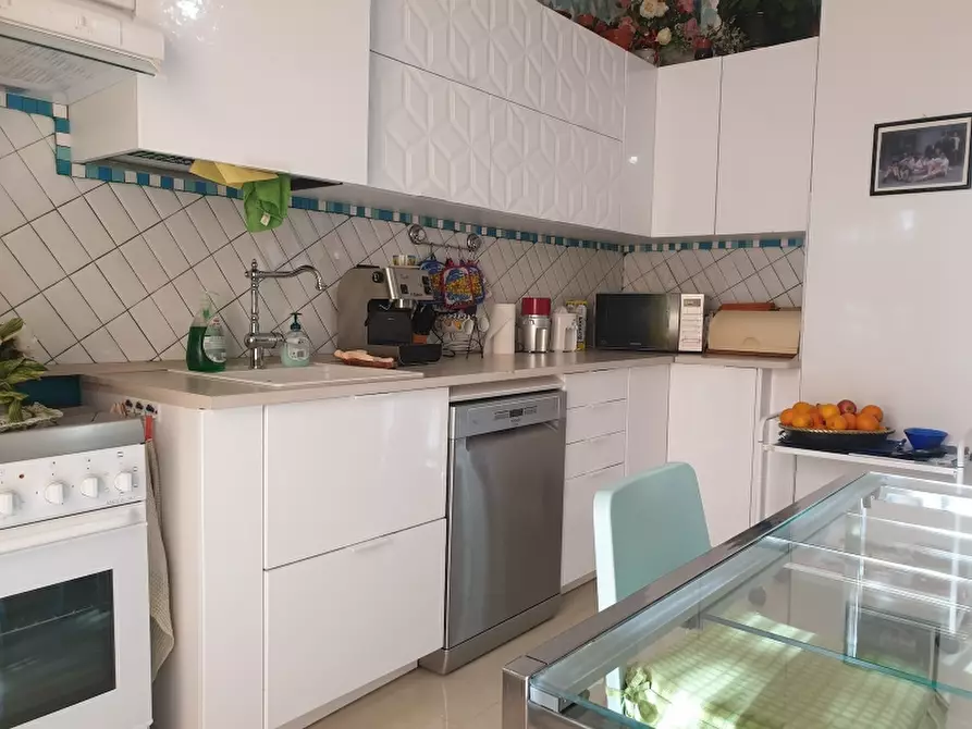 Immagine 11 di Appartamento in vendita  a Pietra Ligure