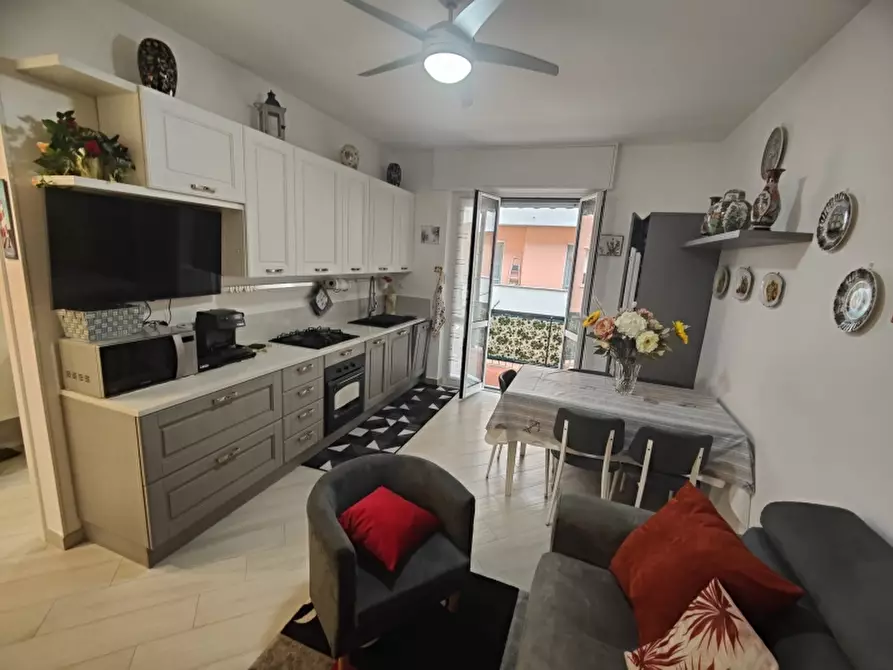 Immagine 2 di Appartamento in vendita  a Finale Ligure