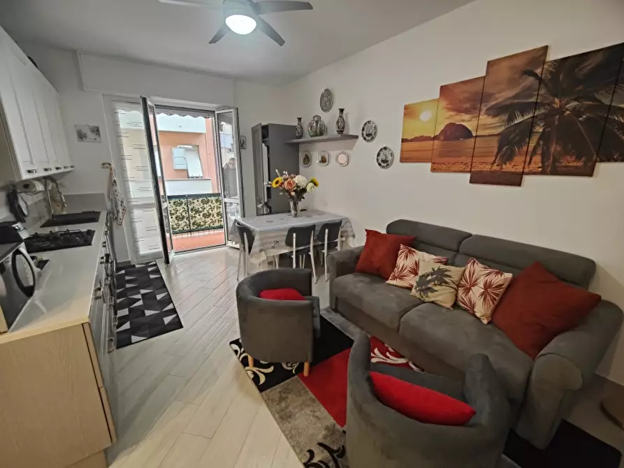 Immagine 14 di Appartamento in vendita  a Finale Ligure