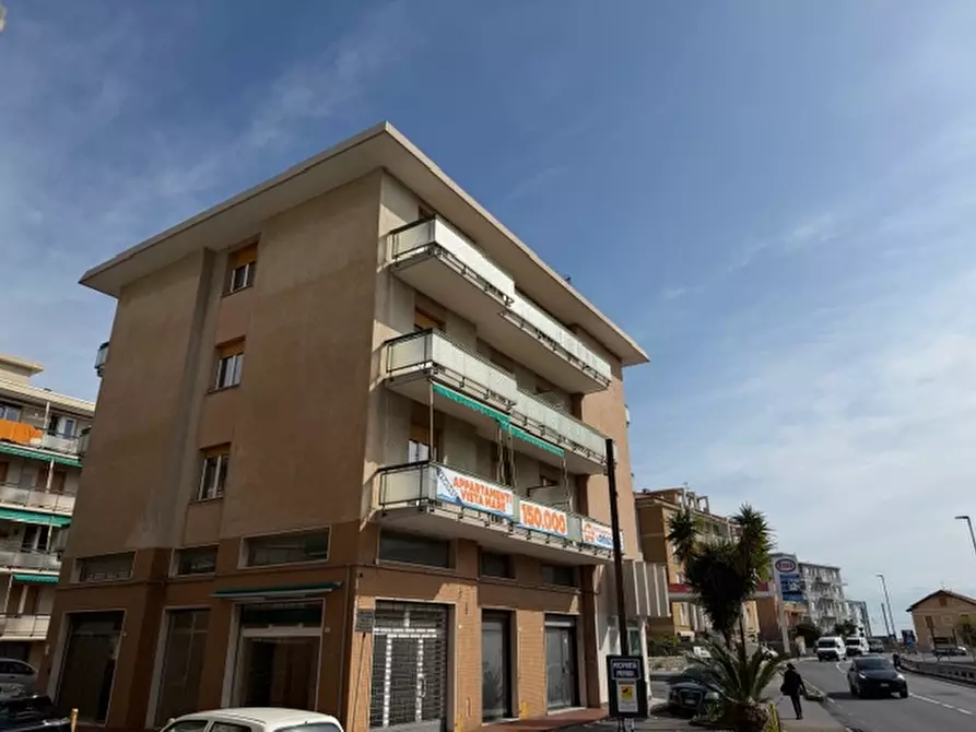 Immagine 6 di Appartamento in vendita  a Pietra Ligure