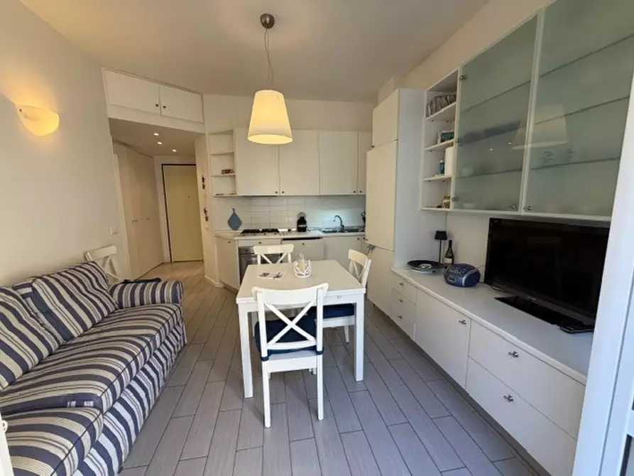 Immagine 6 di Appartamento in vendita  a Loano