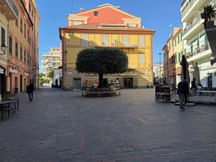 Immagine 2 di Locale commerciale in vendita  in VIA GHILINI 58 a Loano