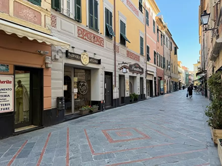 Immagine 12 di Locale commerciale in vendita  in VIA GHILINI 58 a Loano