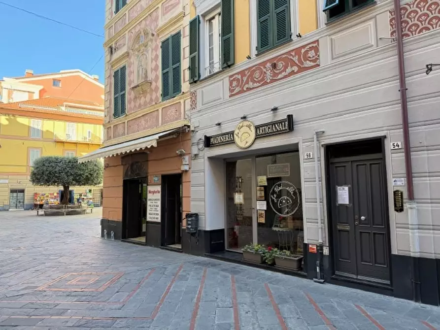 Immagine 3 di Locale commerciale in vendita  in VIA GHILINI 58 a Loano