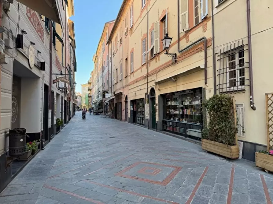 Immagine 4 di Locale commerciale in vendita  in VIA GHILINI 58 a Loano