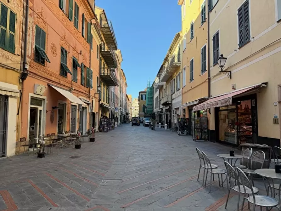 Immagine 6 di Locale commerciale in vendita  in VIA GHILINI 58 a Loano