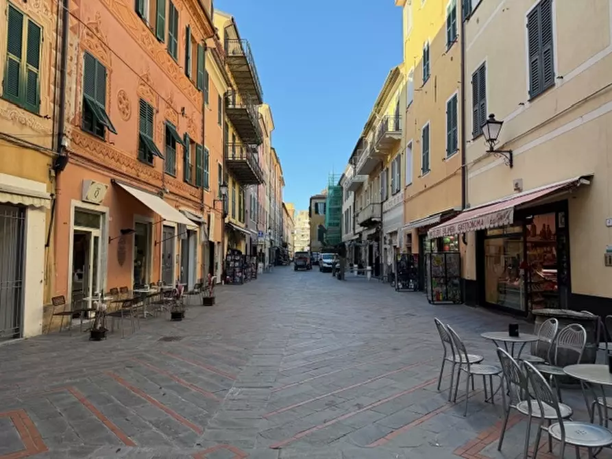 Immagine 7 di Locale commerciale in vendita  in VIA GHILINI 58 a Loano