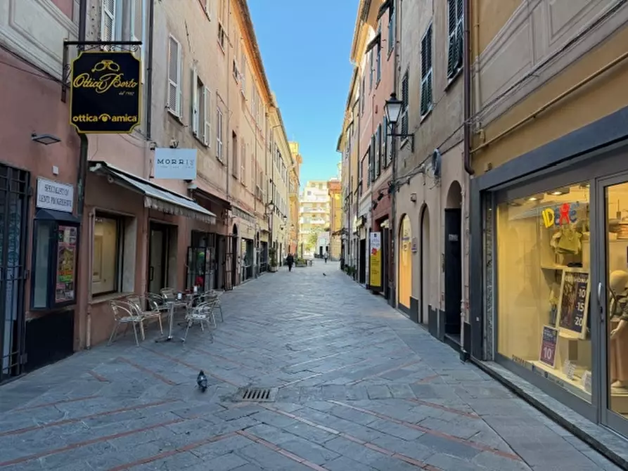 Immagine 8 di Locale commerciale in vendita  in VIA GHILINI 58 a Loano