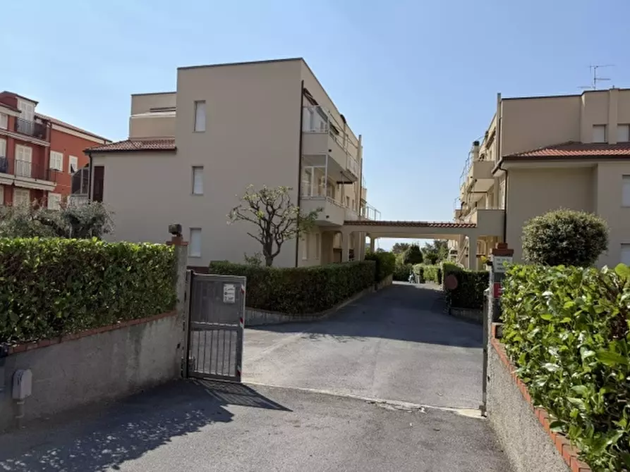 Immagine 16 di Appartamento in vendita  in VIA GAETANO ALBERTI 32 a Pietra Ligure