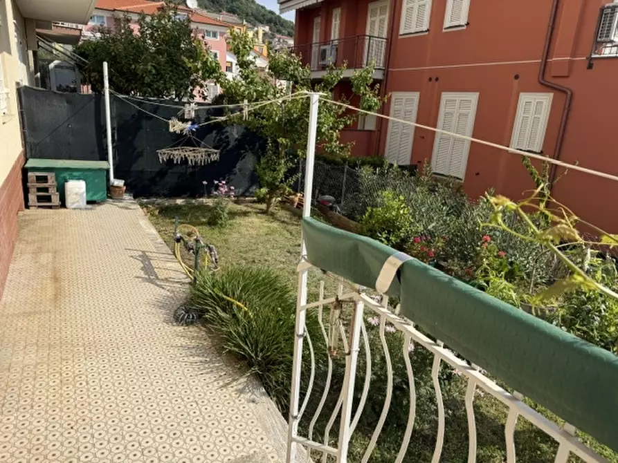 Immagine 3 di Appartamento in vendita  in VIA GAETANO ALBERTI 32 a Pietra Ligure
