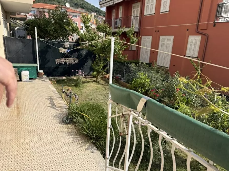 Immagine 4 di Appartamento in vendita  in VIA GAETANO ALBERTI 32 a Pietra Ligure