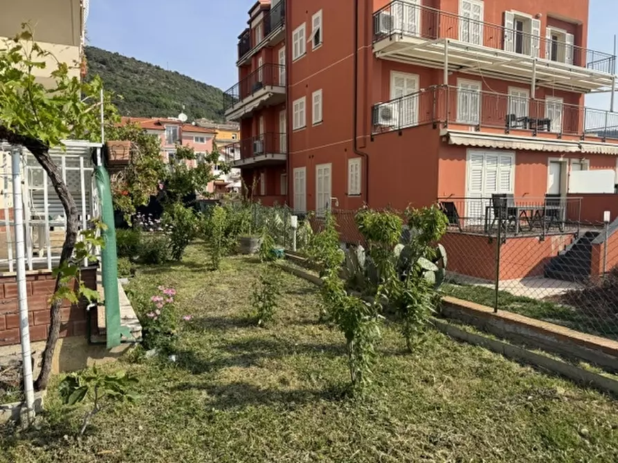 Immagine 5 di Appartamento in vendita  in VIA GAETANO ALBERTI 32 a Pietra Ligure