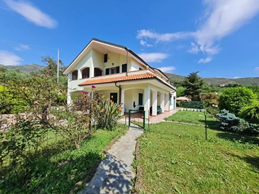 Immagine 1 di Villa in vendita  a Ceriale