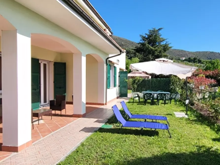 Immagine 2 di Villa in vendita  a Ceriale