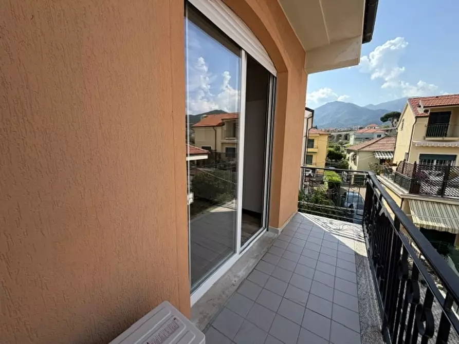 Immagine 9 di Appartamento in vendita  a Loano
