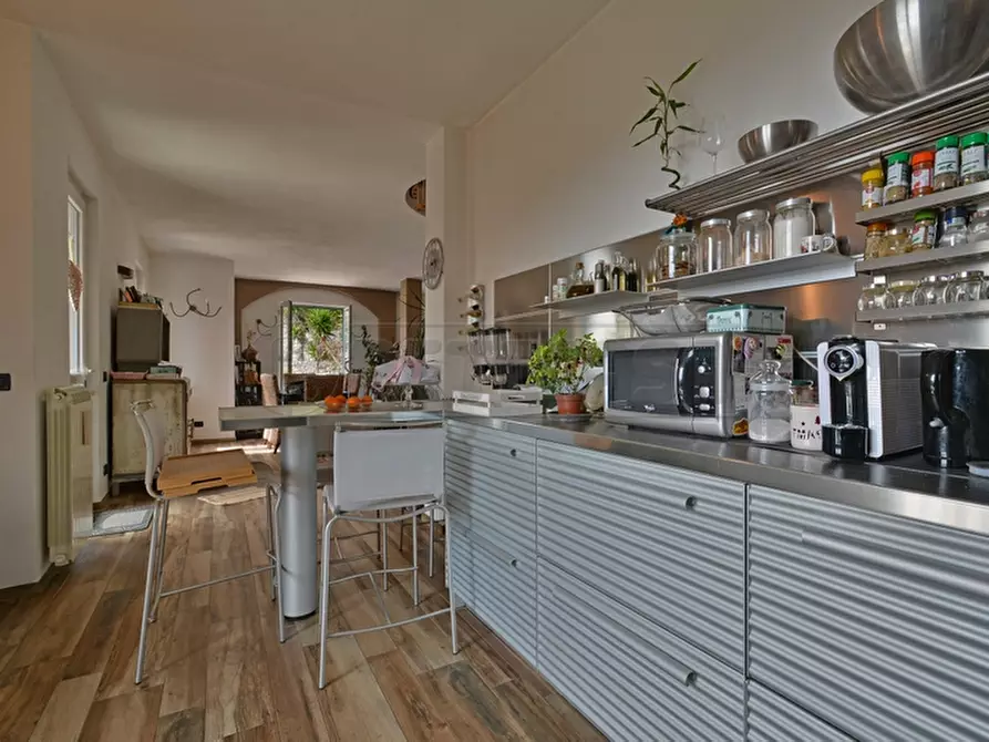 Immagine 2 di Villa in vendita  a Finale Ligure