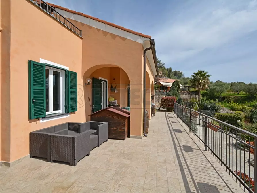 Immagine 16 di Villa in vendita  a Finale Ligure