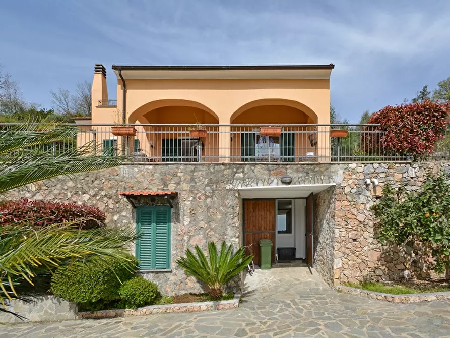 Immagine 18 di Villa in vendita  a Finale Ligure