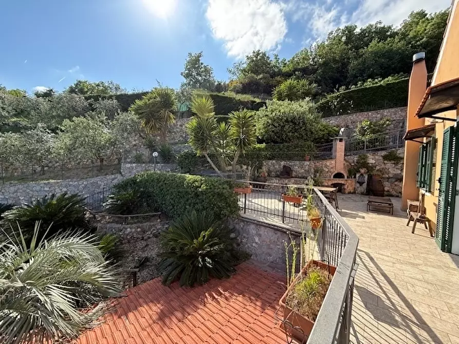 Immagine 24 di Villa in vendita  a Finale Ligure