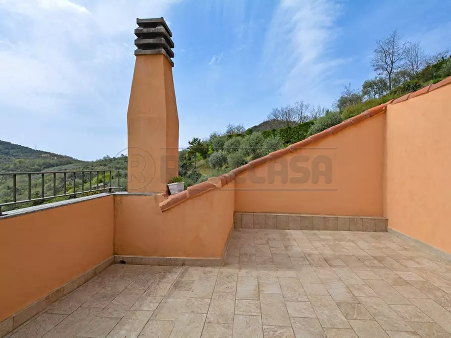 Immagine 6 di Villa in vendita  a Finale Ligure