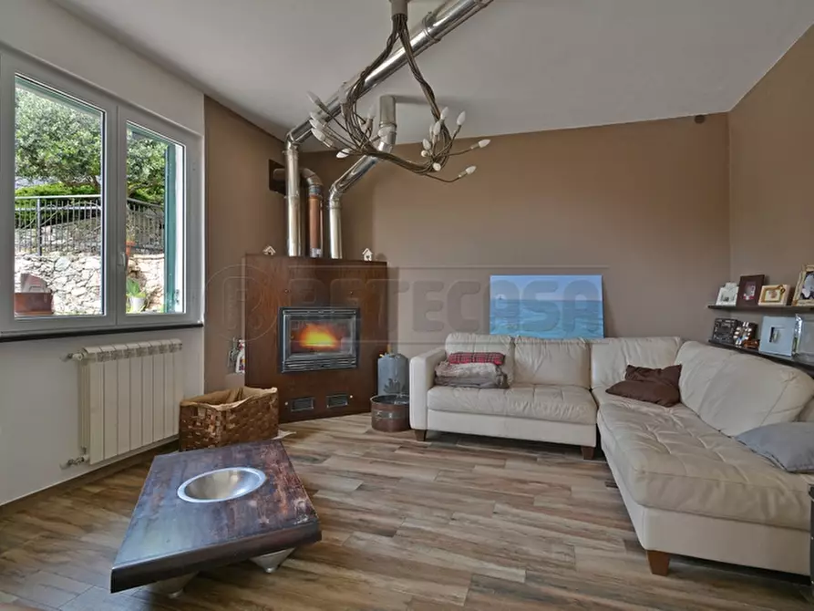 Immagine 7 di Villa in vendita  a Finale Ligure