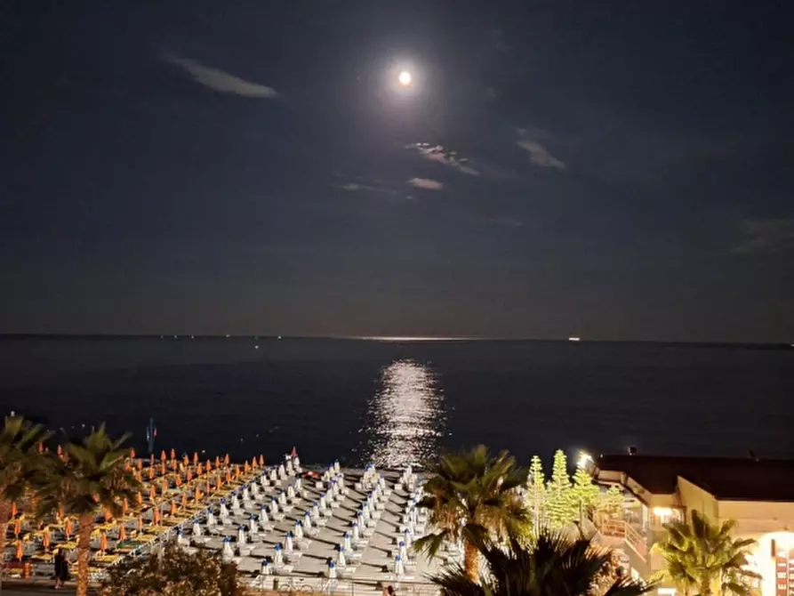 Immagine 5 di Appartamento in vendita  a Loano