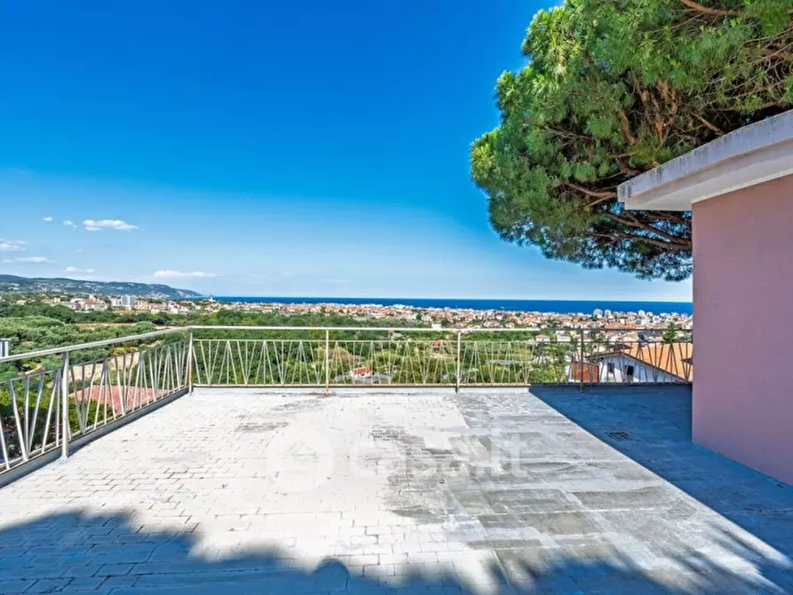 Immagine 14 di Villa in vendita  a Borghetto Santo Spirito
