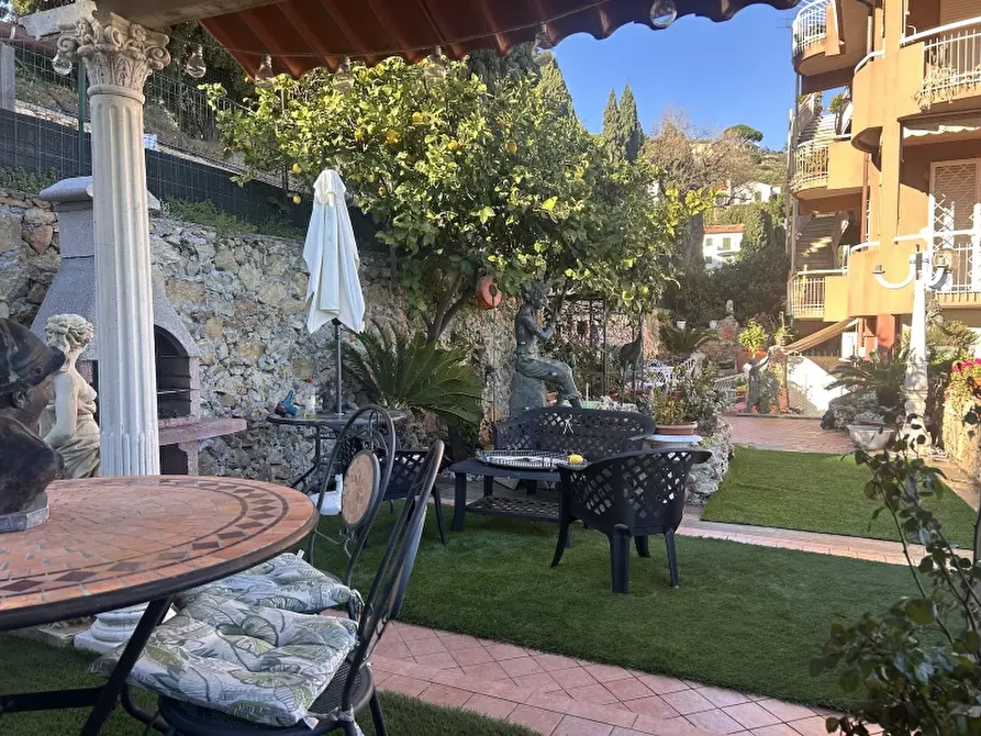 Immagine 2 di Appartamento in vendita  a Pietra Ligure