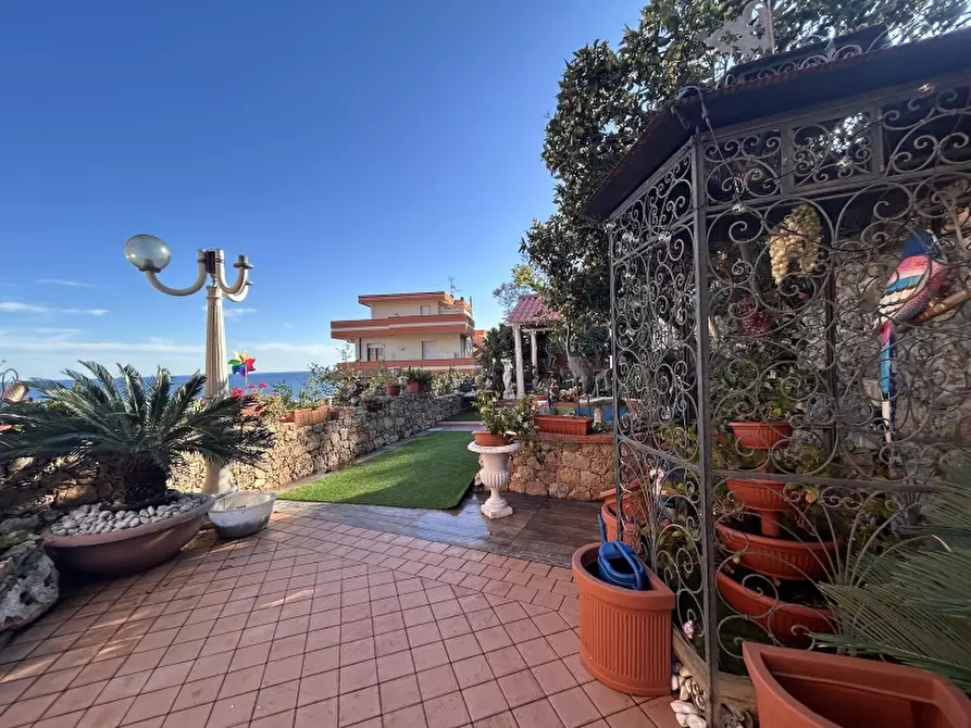 Immagine 11 di Appartamento in vendita  a Pietra Ligure