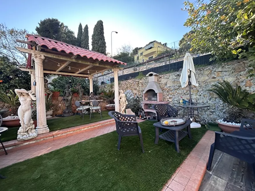 Immagine 15 di Appartamento in vendita  a Pietra Ligure