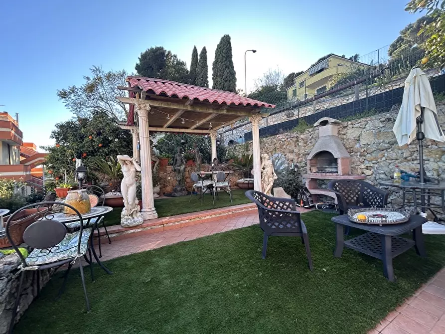 Immagine 16 di Appartamento in vendita  a Pietra Ligure