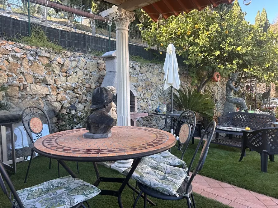 Immagine 4 di Appartamento in vendita  a Pietra Ligure