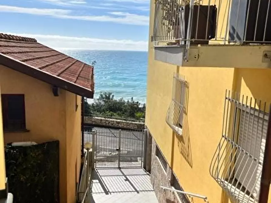 Immagine 12 di Appartamento in vendita  a Borgio Verezzi