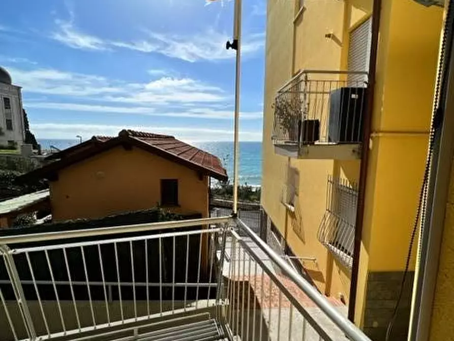 Immagine 32 di Appartamento in vendita  a Borgio Verezzi