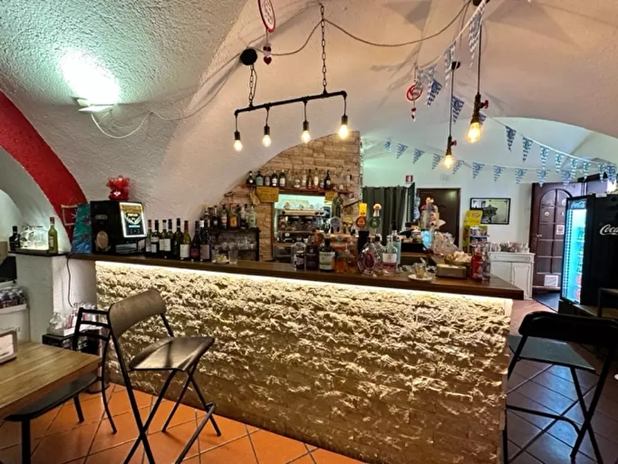 Immagine 6 di Attività commerciale in vendita  in VIA ROSA RAIMONDI 10 a Loano