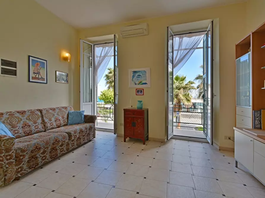 Immagine 12 di Monolocale in vendita  a Loano