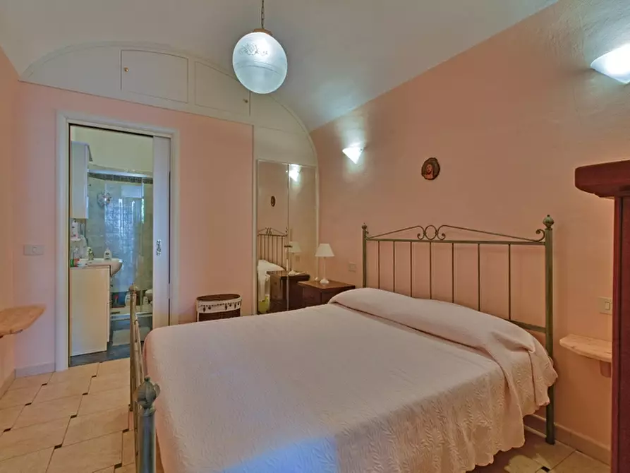 Immagine 17 di Monolocale in vendita  a Loano