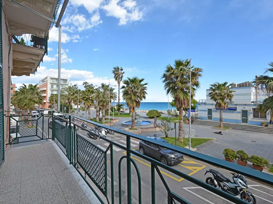 Immagine 3 di Monolocale in vendita  a Loano