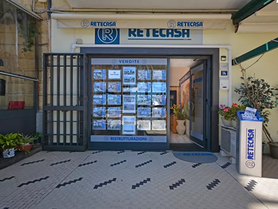 Immagine 24 di Monolocale in vendita  a Loano