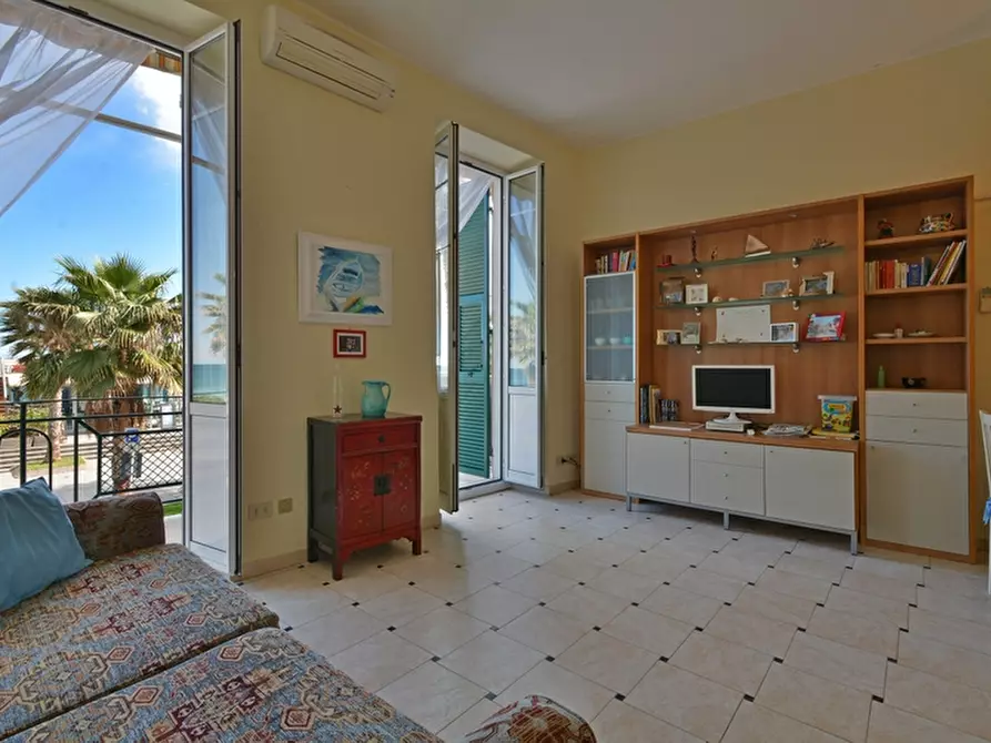 Immagine 8 di Monolocale in vendita  a Loano