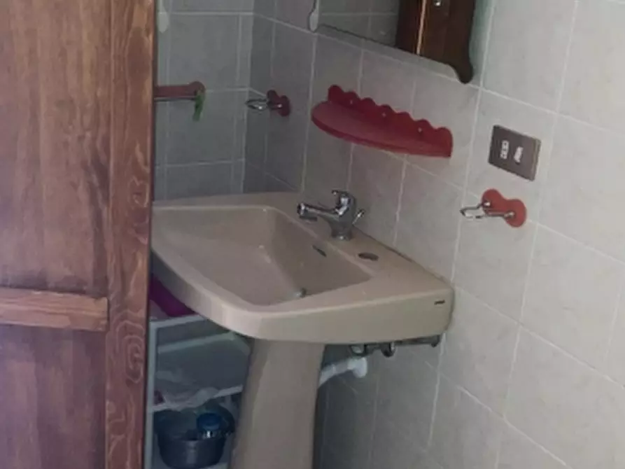 Immagine 15 di Appartamento in vendita  in via centrale 43 a Casoli