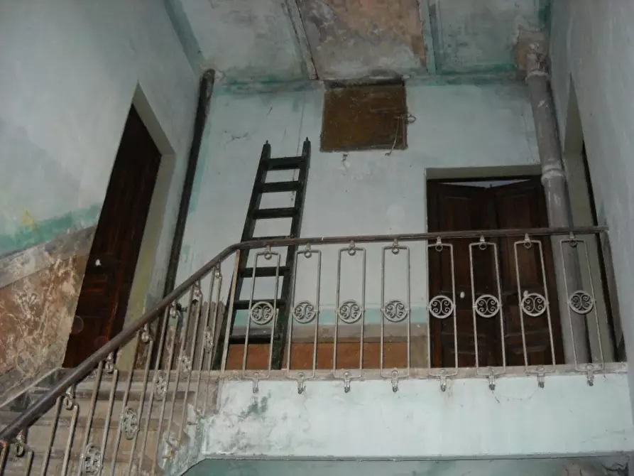 Immagine 17 di Palazzo in vendita  in vico1Umberto a Torino Di Sangro